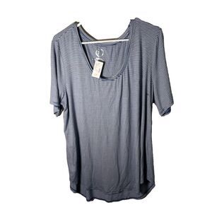 24/7 Maurices T-Shirt Women's XXL Blue Striped Round Neck Short Sleeve Top